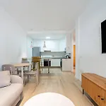 1 Bedroom 85 Mts To *