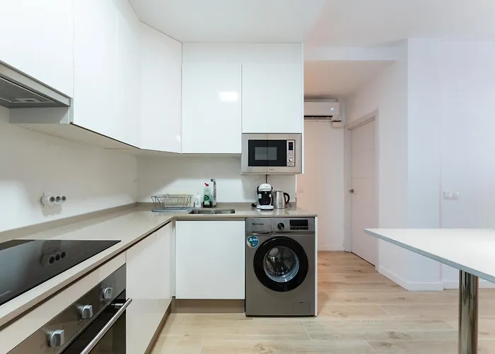 Apartment 1 Bedroom 85 Mts To *